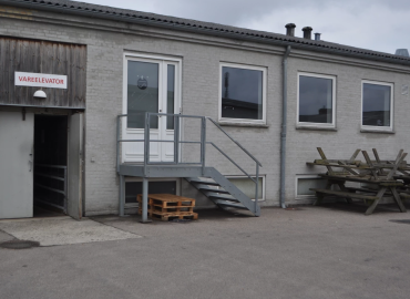 305m2. Kontor, Lager og Produktion